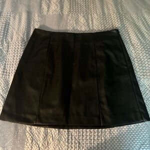 Worthington vegan Black Mini Skirt Sleek and Stylish